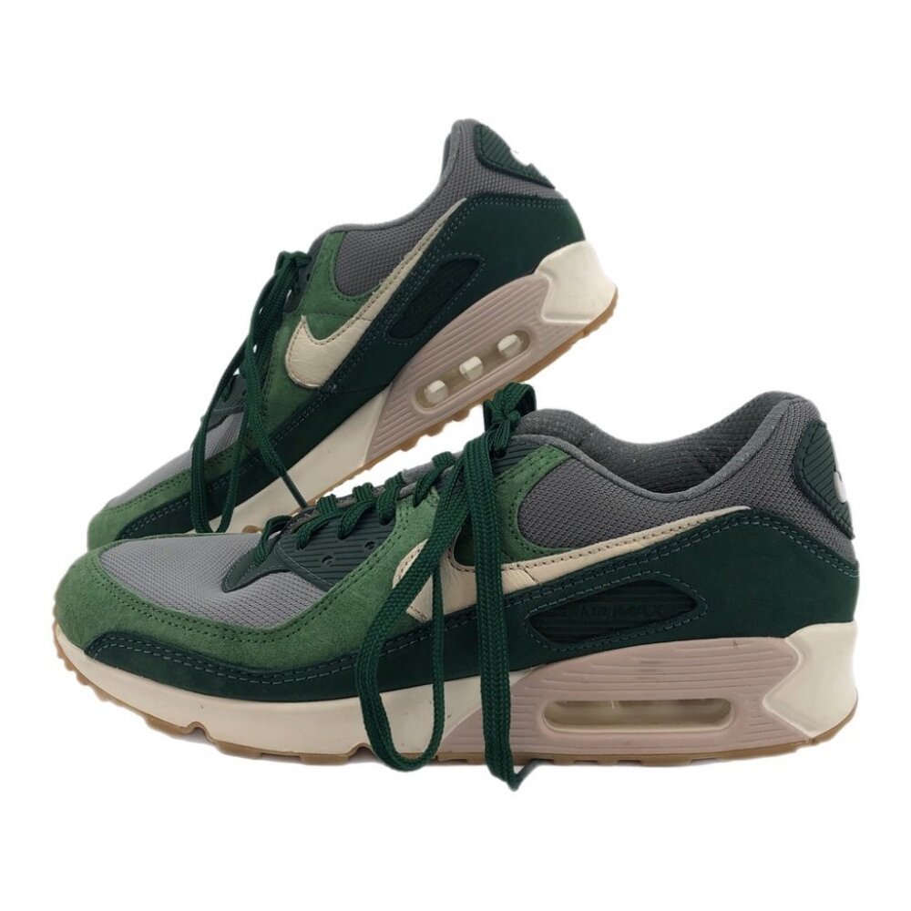 Nike Green Breathable Athletic Sneakers | Comfort for Every Occasion